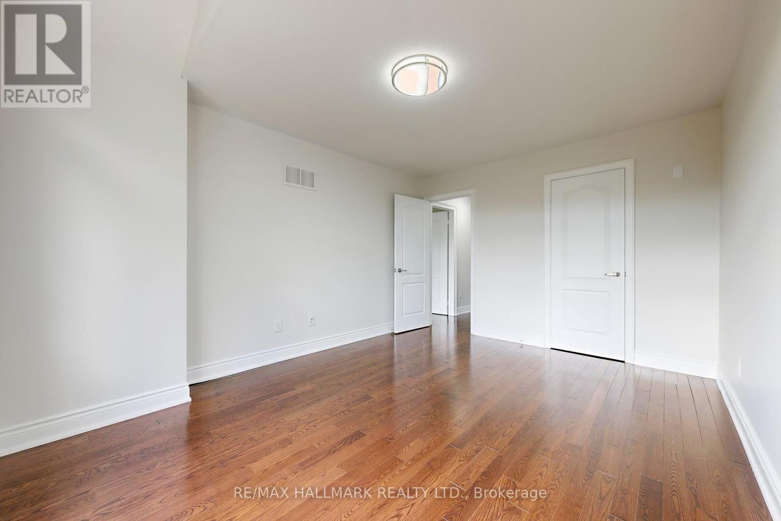 138 Olde Bayview Avenue, Richmond Hill, Ontario  L4E 3C7 - Photo 25 - N12435254