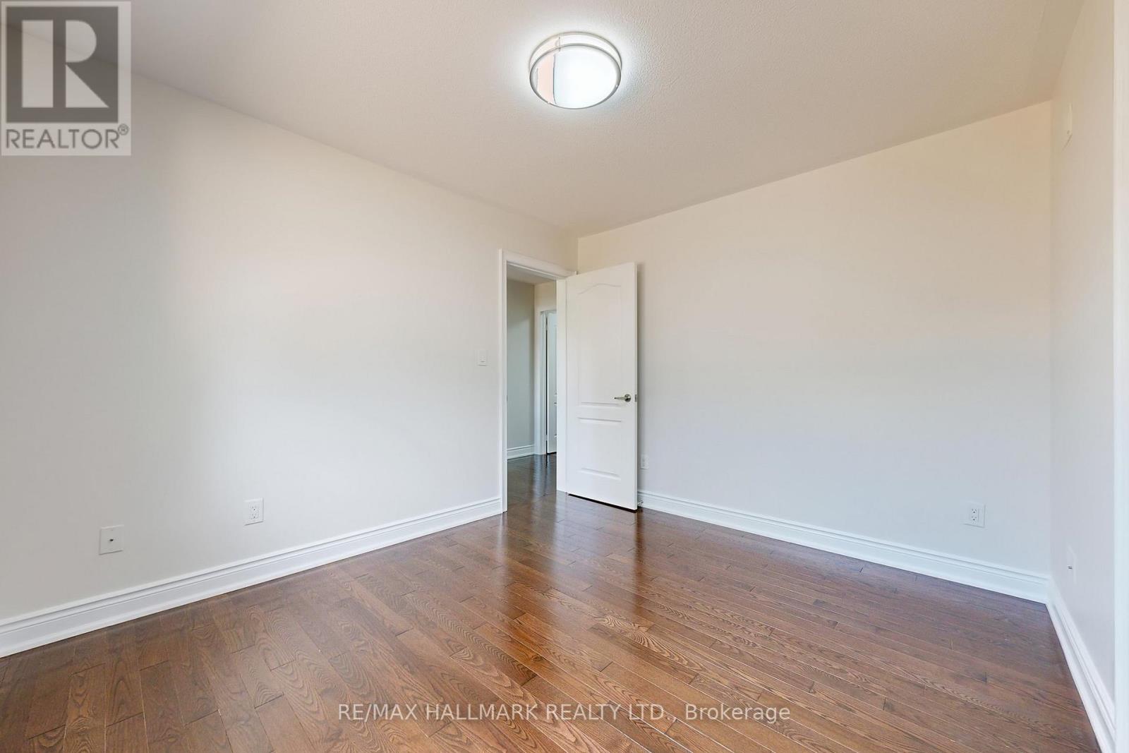 138 Olde Bayview Avenue, Richmond Hill, Ontario  L4E 3C7 - Photo 27 - N12435254