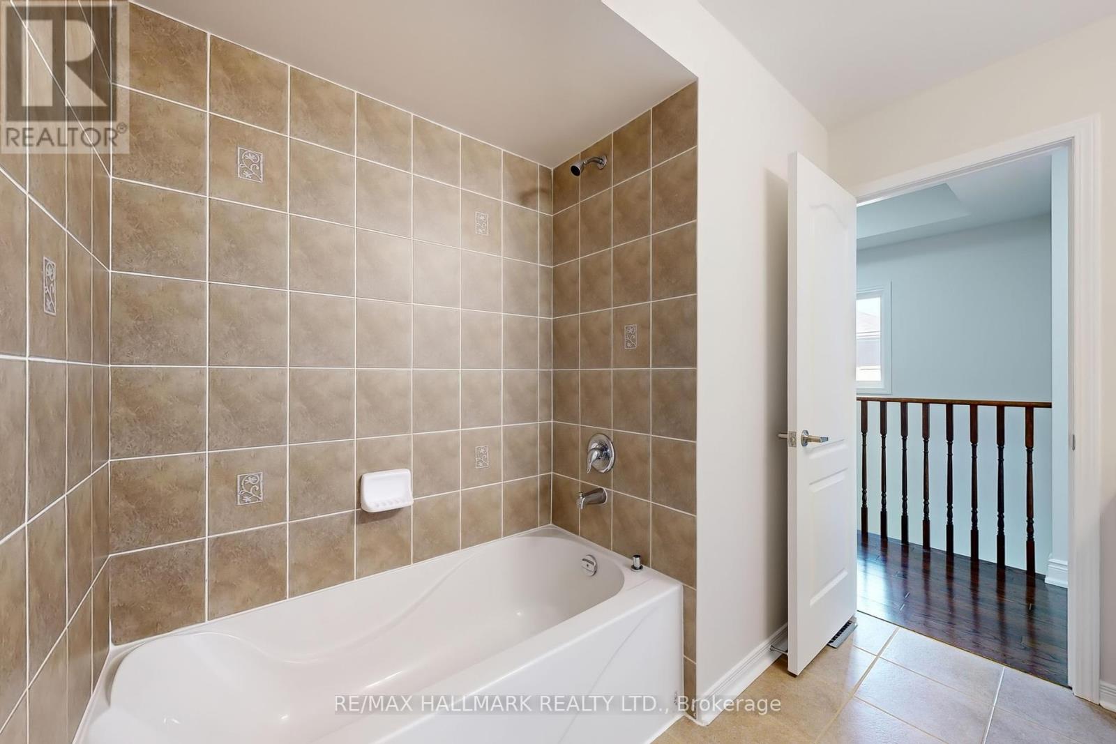 138 Olde Bayview Avenue, Richmond Hill, Ontario  L4E 3C7 - Photo 31 - N12435254