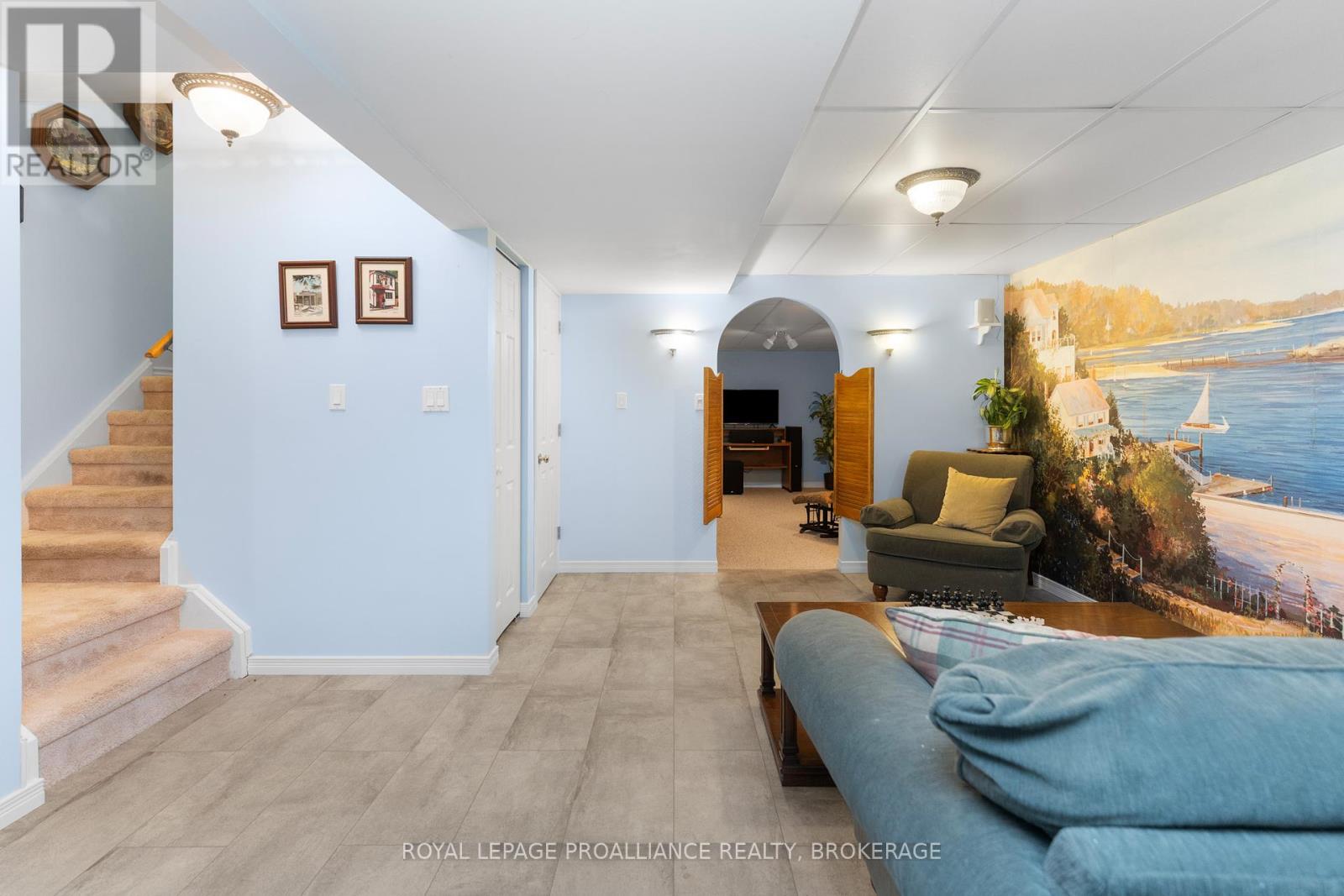 39 Mowat Avenue, Kingston, Ontario  K7M 8Y8 - Photo 42 - X12435337