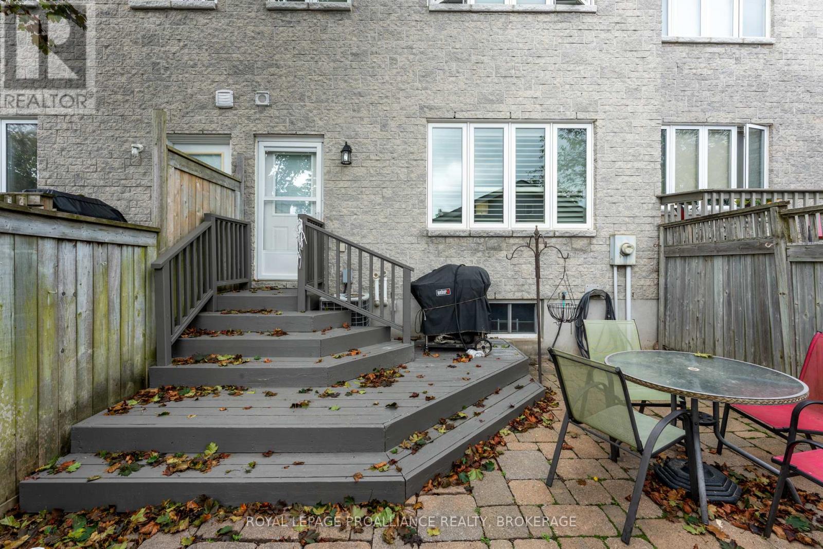 39 Mowat Avenue, Kingston, Ontario  K7M 8Y8 - Photo 48 - X12435337