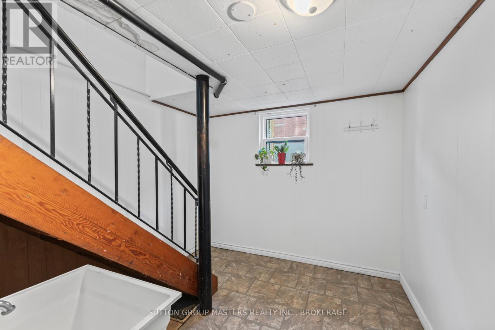 324 Yonge Street, Kingston (Central City West), Ontario  K7M 1G7 - Photo 36 - X12435386
