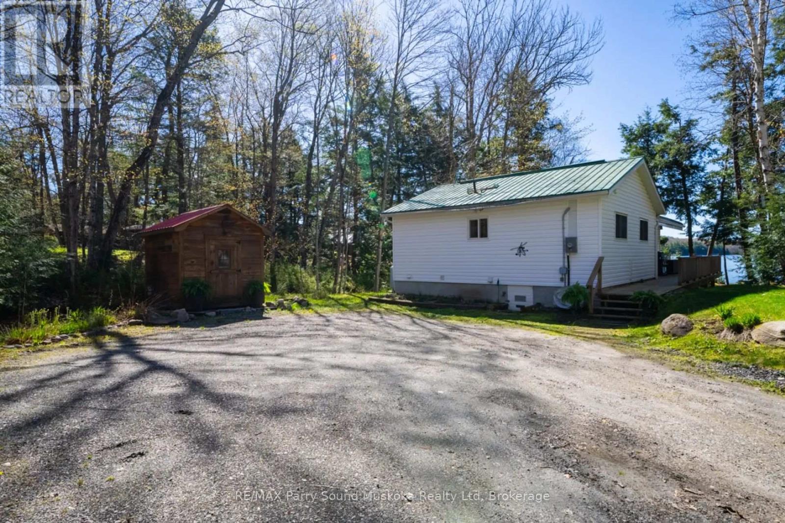 99 Sugar Lake Road, Seguin, Ontario  P2A 0B6 - Photo 27 - X12435350
