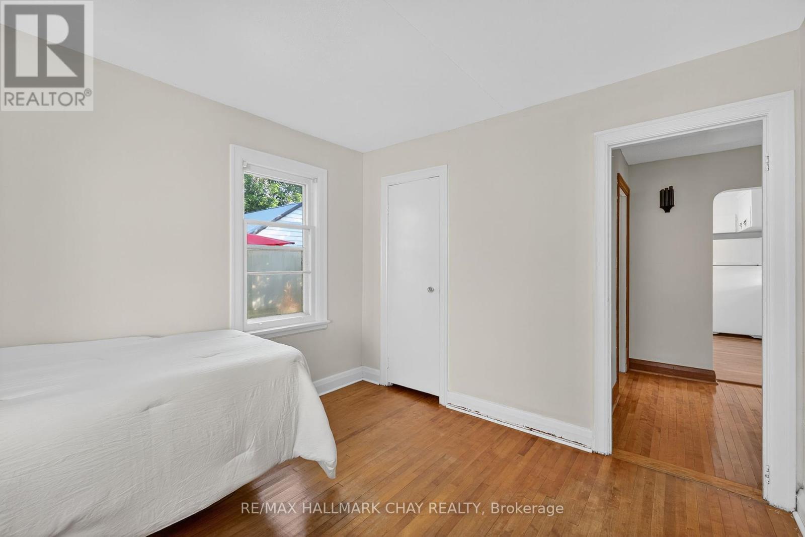 18 North Street E, Orillia, Ontario  L3V 2E4 - Photo 13 - S12435239