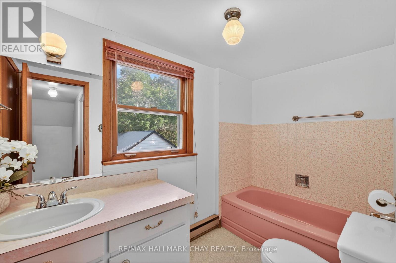 18 North Street E, Orillia, Ontario  L3V 2E4 - Photo 18 - S12435239