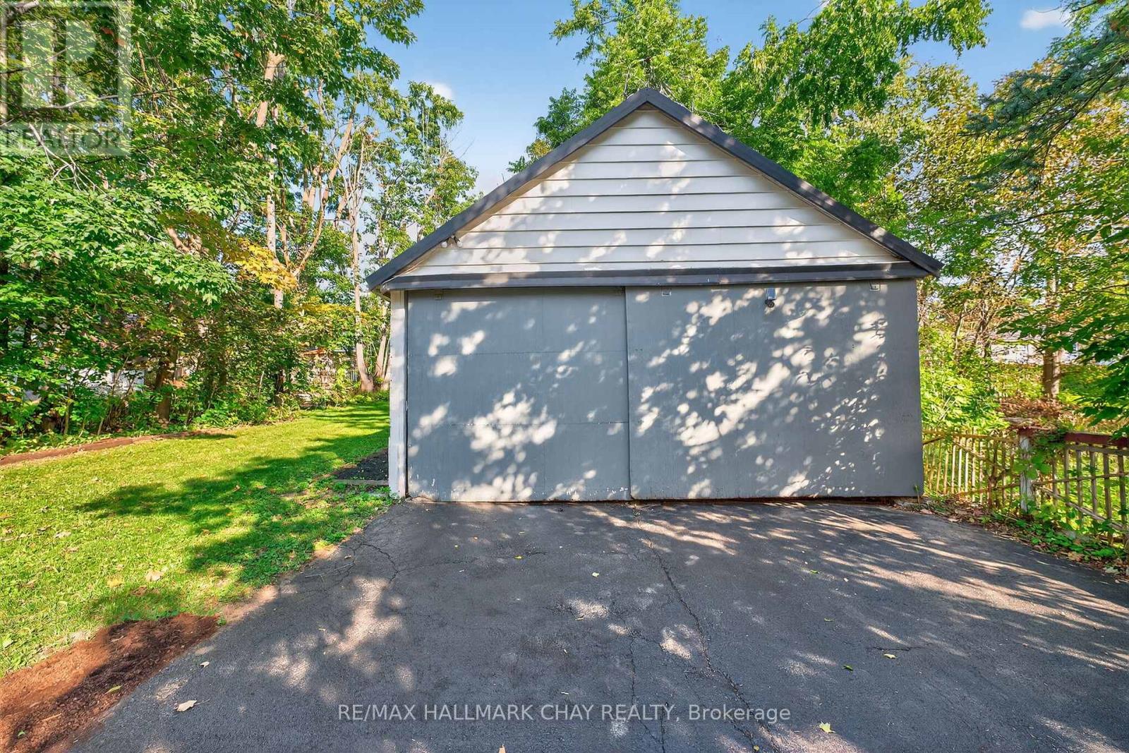 18 North Street E, Orillia, Ontario  L3V 2E4 - Photo 22 - S12435239