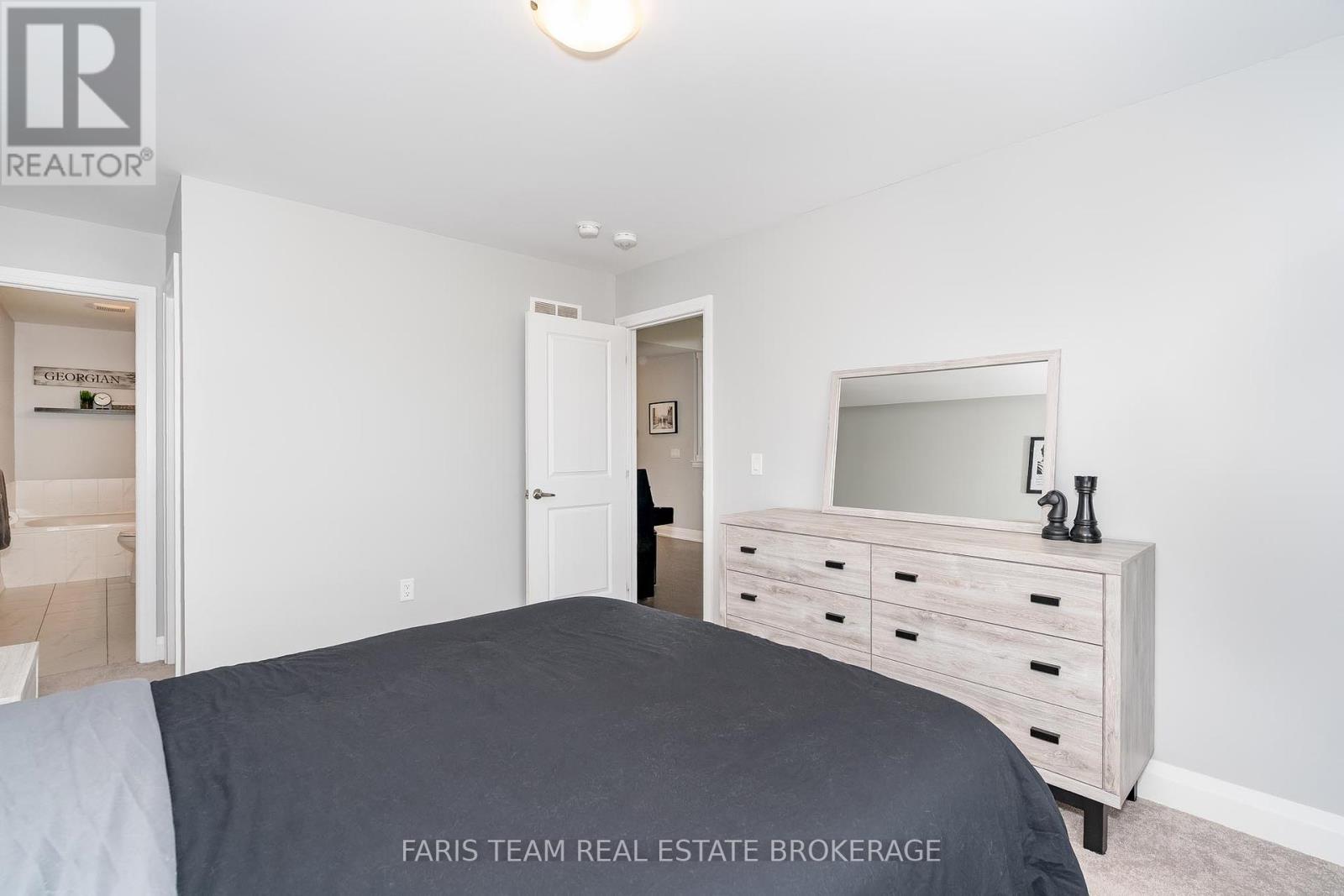 14 Beausoleil Drive, Penetanguishene, Ontario  L9M 0V8 - Photo 18 - S12435265
