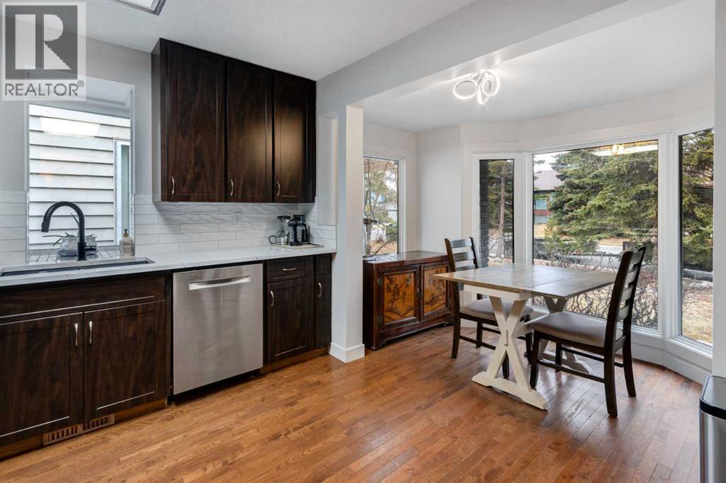 355 Coach Ridge Rise Sw, Calgary, Alberta  T3H 1E9 - Photo 4 - A2259687