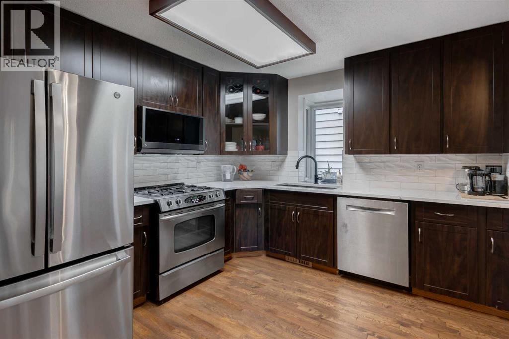 355 Coach Ridge Rise Sw, Calgary, Alberta  T3H 1E9 - Photo 3 - A2259687