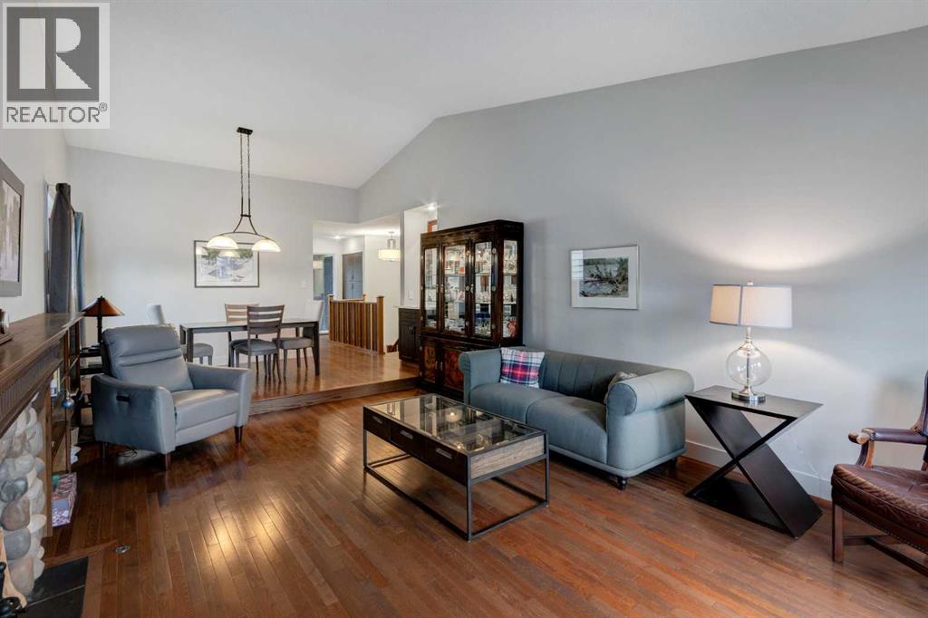 355 Coach Ridge Rise Sw, Calgary, Alberta  T3H 1E9 - Photo 11 - A2259687