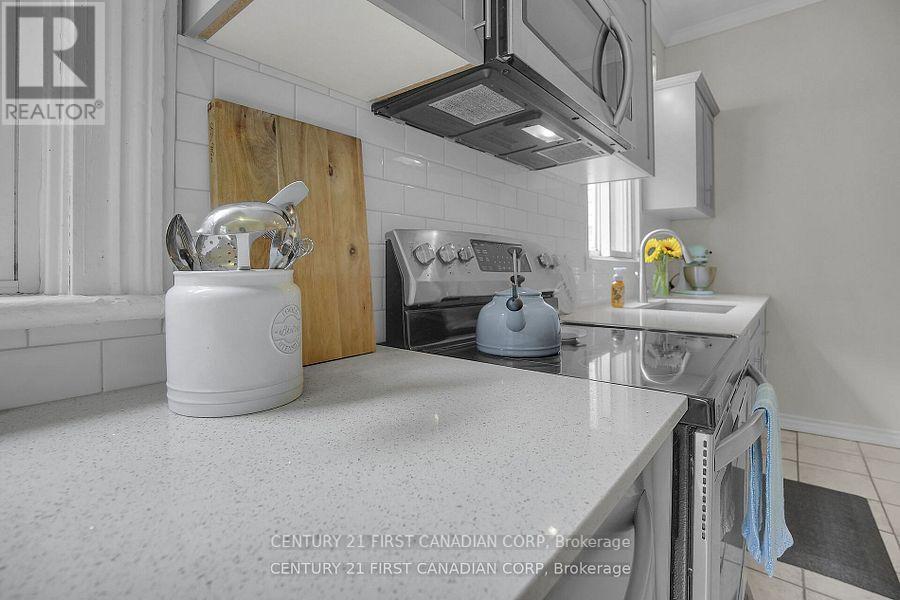 393 Central Avenue, London East, Ontario  N6B 2E3 - Photo 12 - X12435360