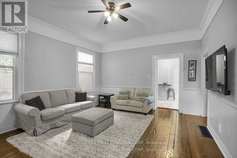 393 Central Avenue, London East, Ontario  N6B 2E3 - Photo 13 - X12435360