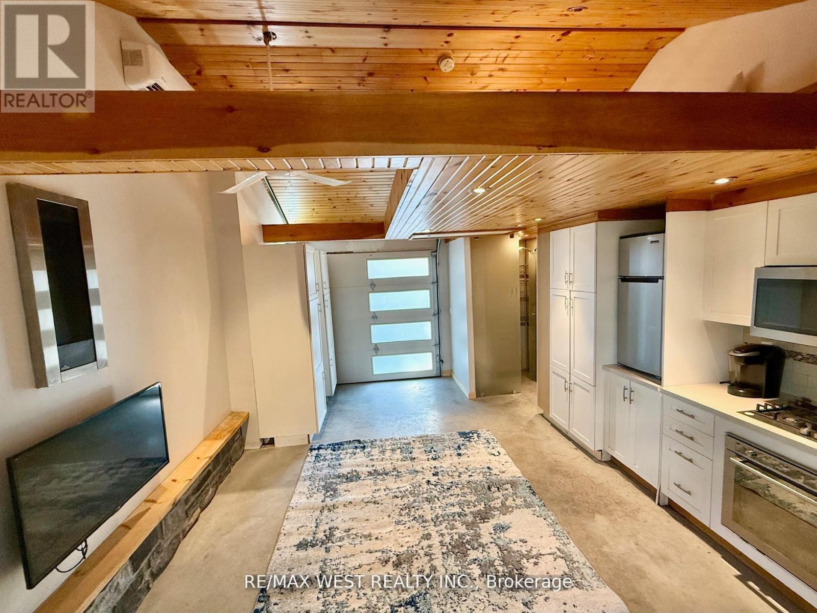 414 Clendenan Avenue, Toronto, Ontario  M6P 2X6 - Photo 19 - W12435226