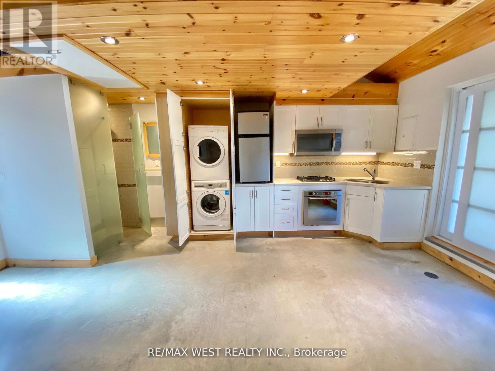 414 Clendenan Avenue, Toronto, Ontario  M6P 2X6 - Photo 21 - W12435226