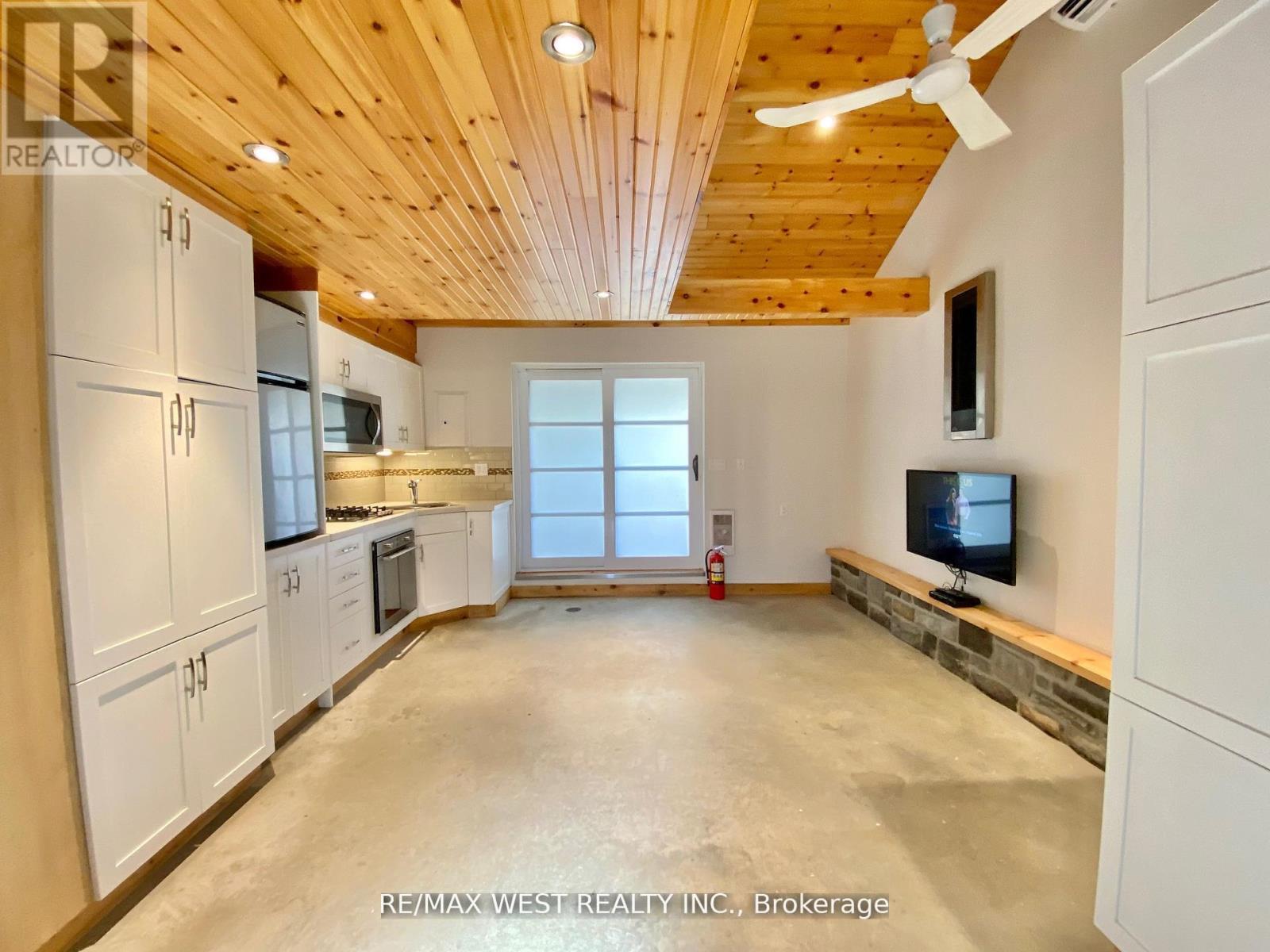414 Clendenan Avenue, Toronto, Ontario  M6P 2X6 - Photo 23 - W12435226