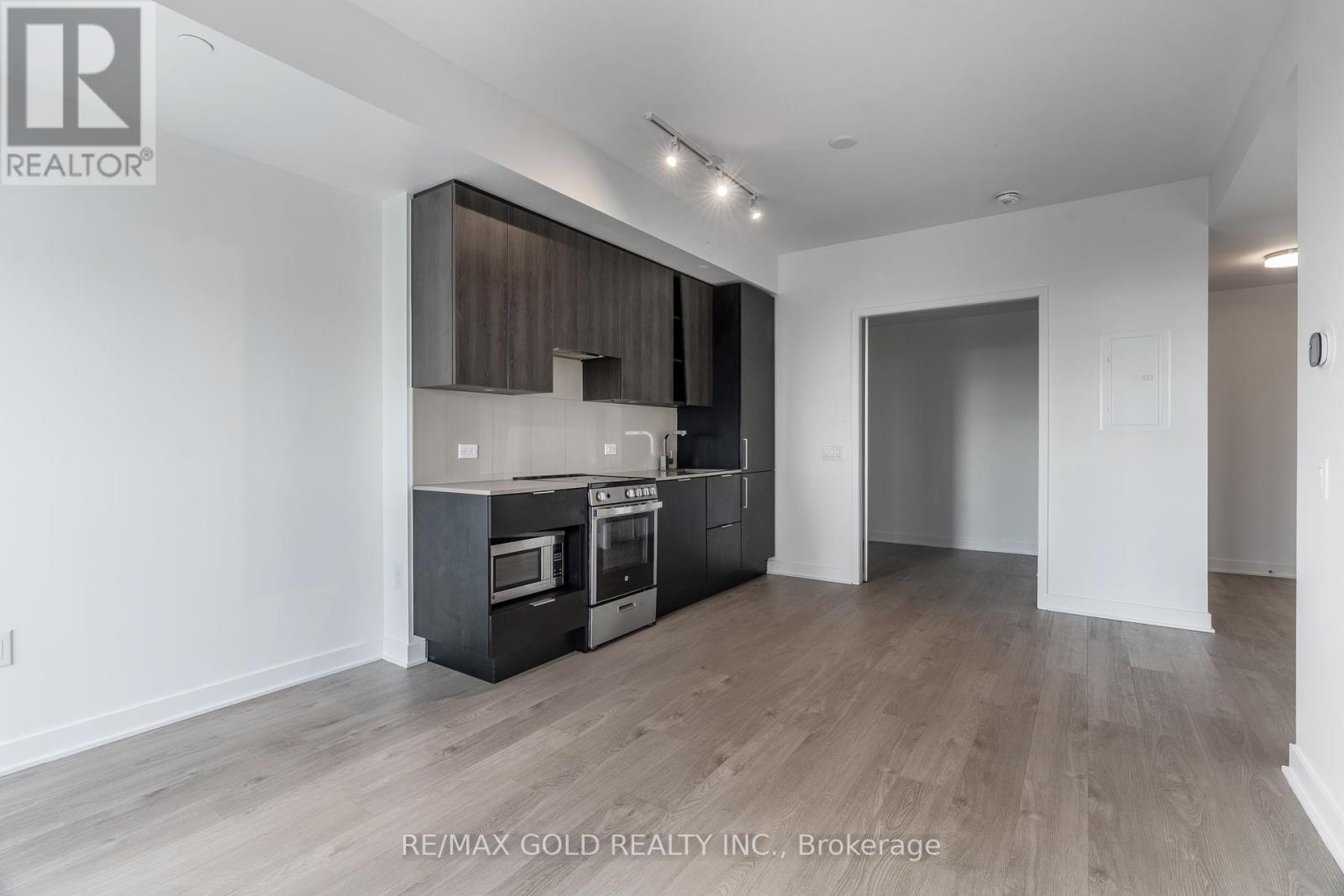 2707 - 3900 Confederation Parkway, Mississauga, Ontario  L5B 0M3 - Photo 14 - W12435236