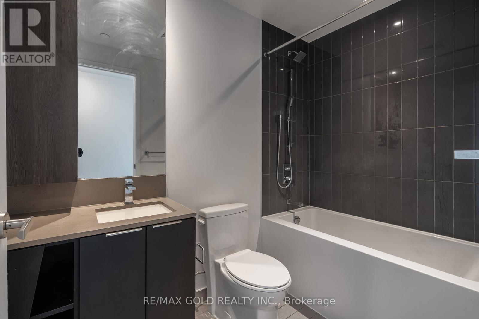 2707 - 3900 Confederation Parkway, Mississauga, Ontario  L5B 0M3 - Photo 18 - W12435236