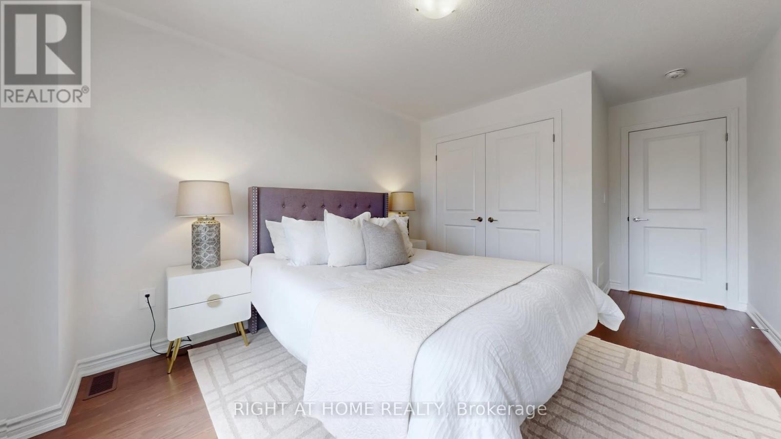 328 Bergamot Avenue, Milton, Ontario  L9E 1Y8 - Photo 35 - W12435269