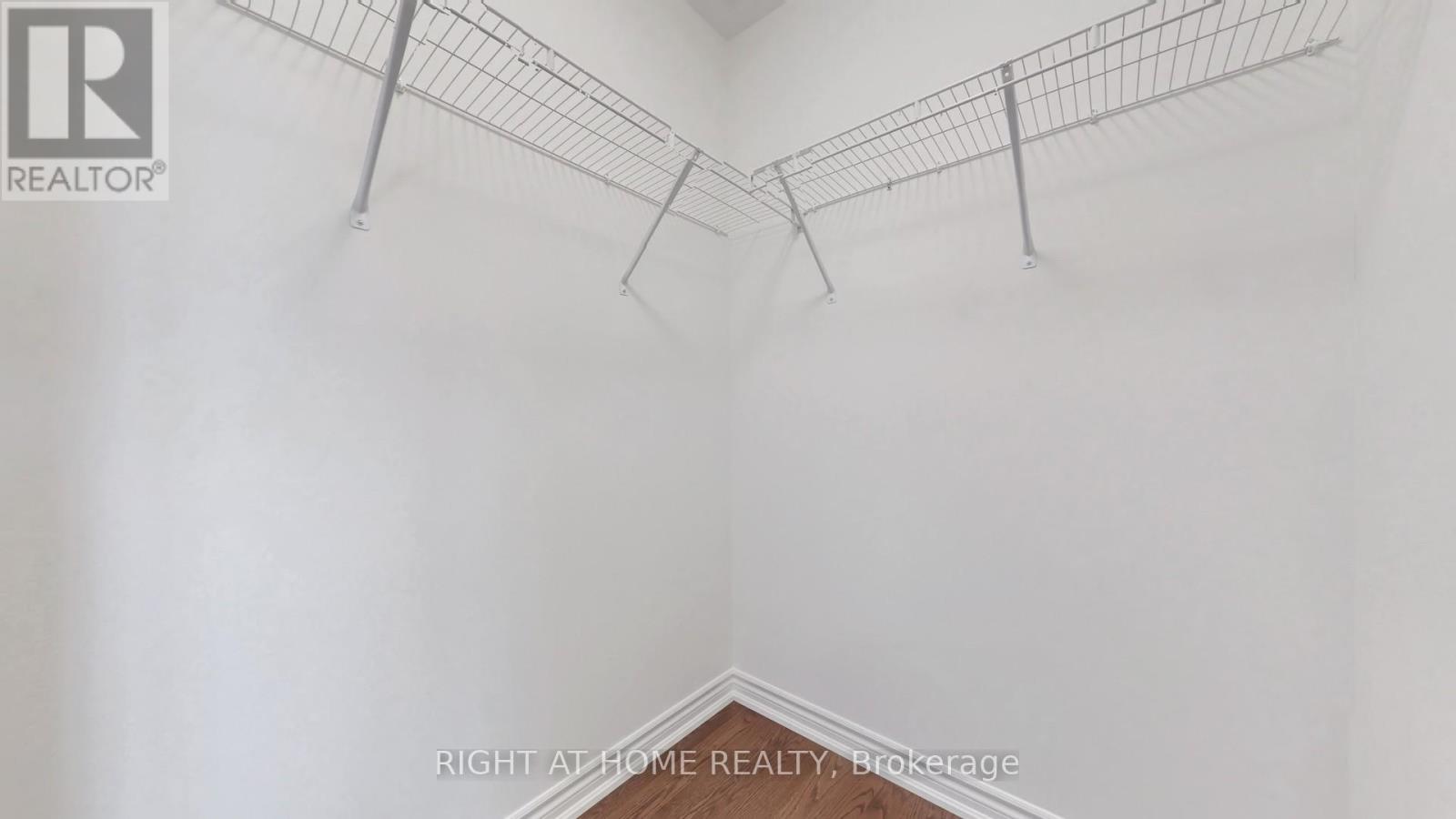 328 Bergamot Avenue, Milton, Ontario  L9E 1Y8 - Photo 39 - W12435269