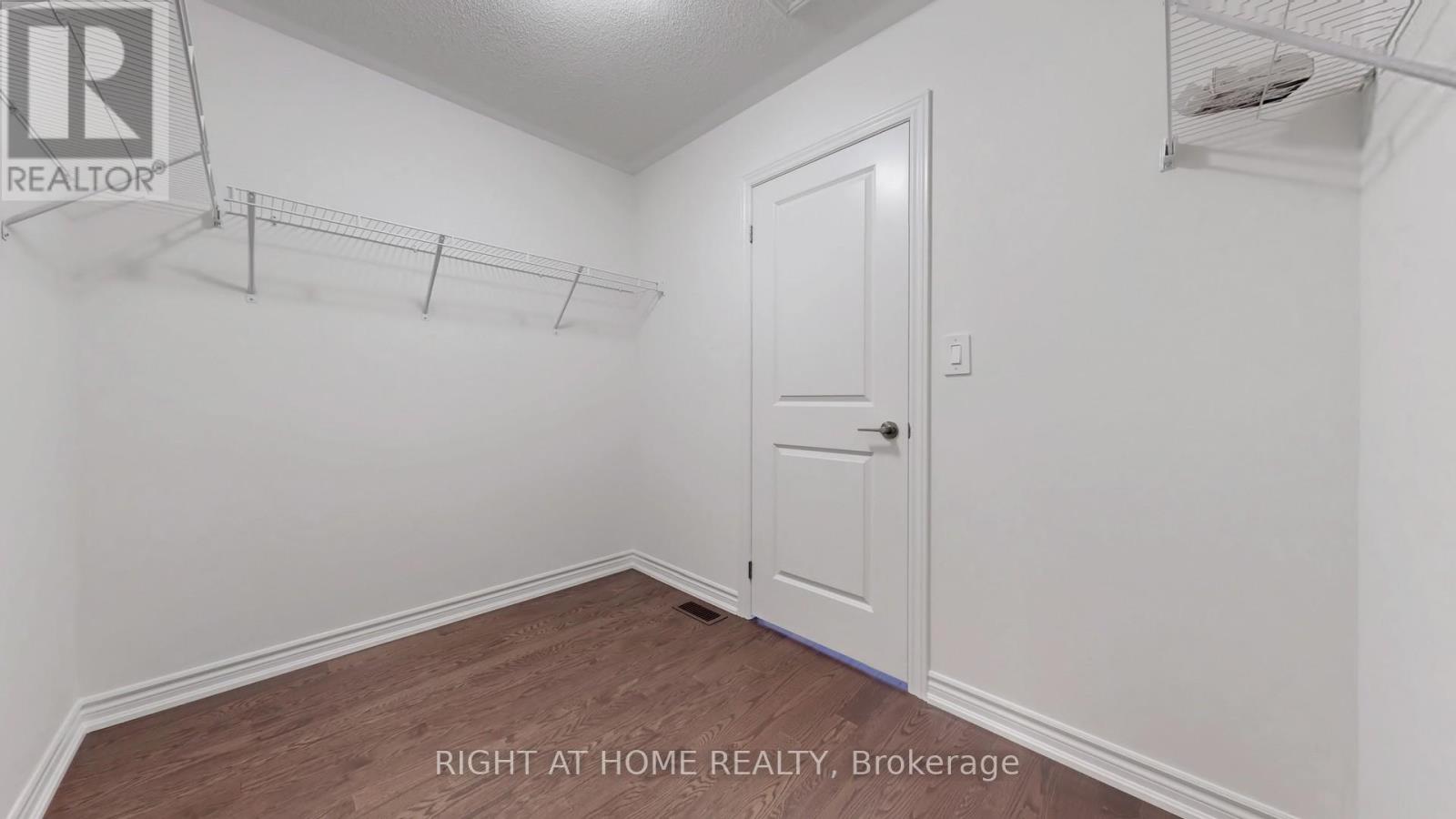 328 Bergamot Avenue, Milton, Ontario  L9E 1Y8 - Photo 43 - W12435269