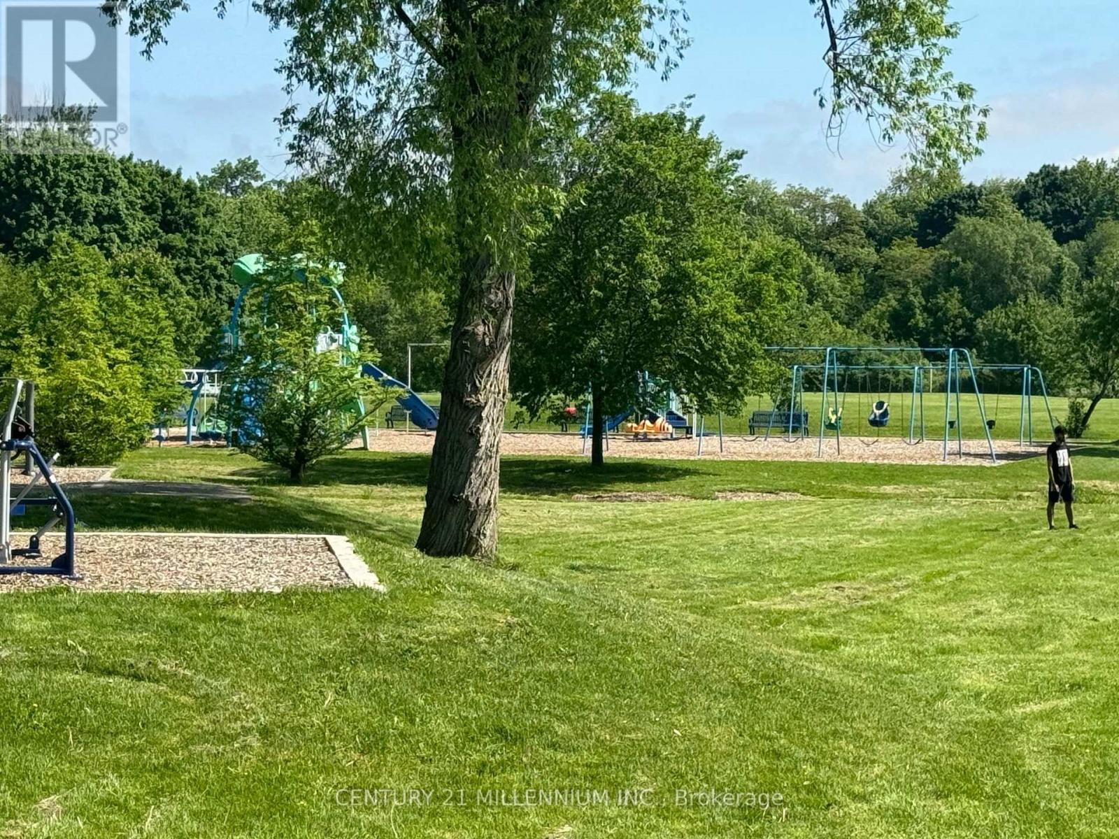44 Lakecrest Trail, Brampton, Ontario  L6Z 1S6 - Photo 18 - W12435284