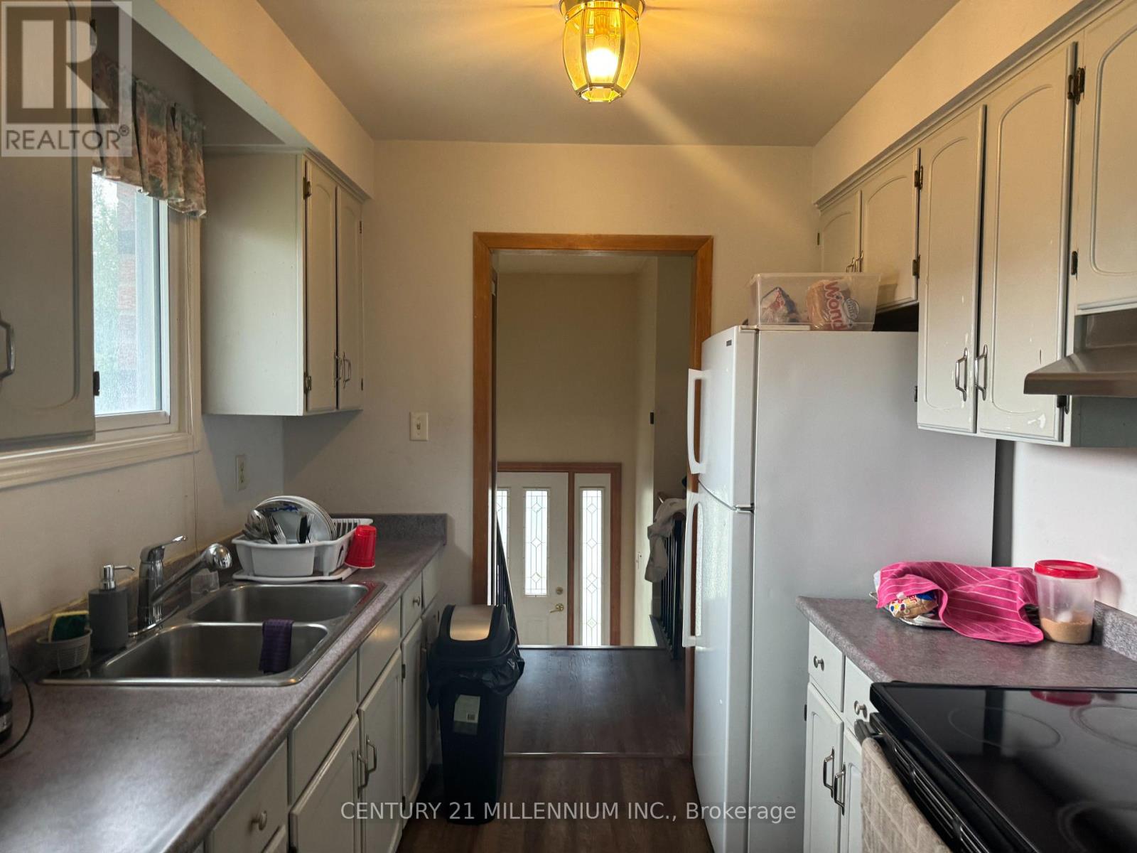 44 Lakecrest Trail, Brampton, Ontario  L6Z 1S6 - Photo 4 - W12435284