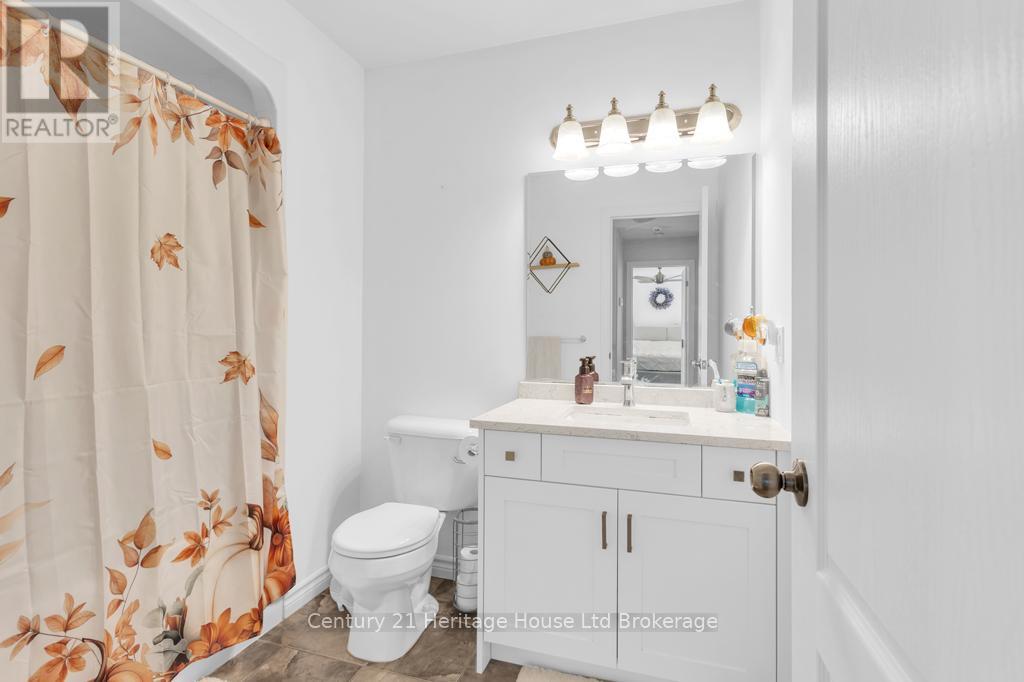 447 Alan Crescent, Woodstock, Ontario  N4S 0B9 - Photo 11 - X12435345
