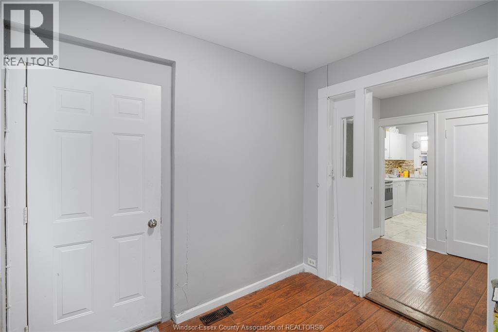 364 Partington Avenue, Windsor, Ontario N9B 2N5 - Photo 11 - 25024843