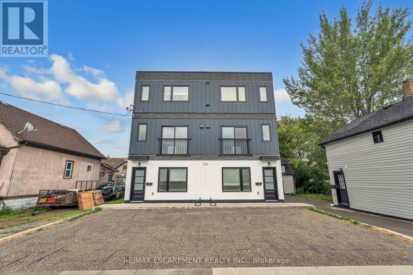 B - 133 Durham Street, Port Colborne, Ontario  L3K 1E1 - Photo 2 - X12435234