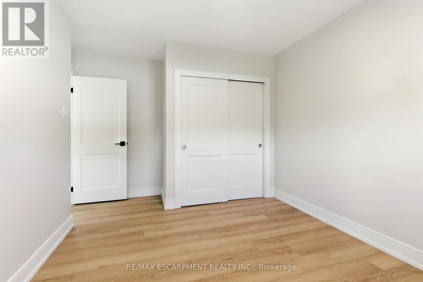 Main - 35 Wildewood Avenue, Hamilton, Ontario  L8T 1X4 - Photo 12 - X12435243