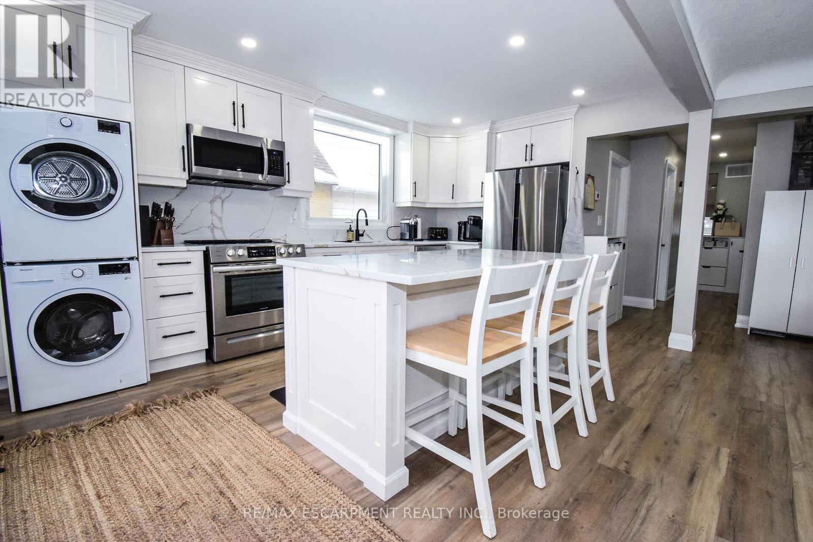 176 East 43rd Street, Hamilton, Ontario  L8T 3C2 - Photo 10 - X12435318