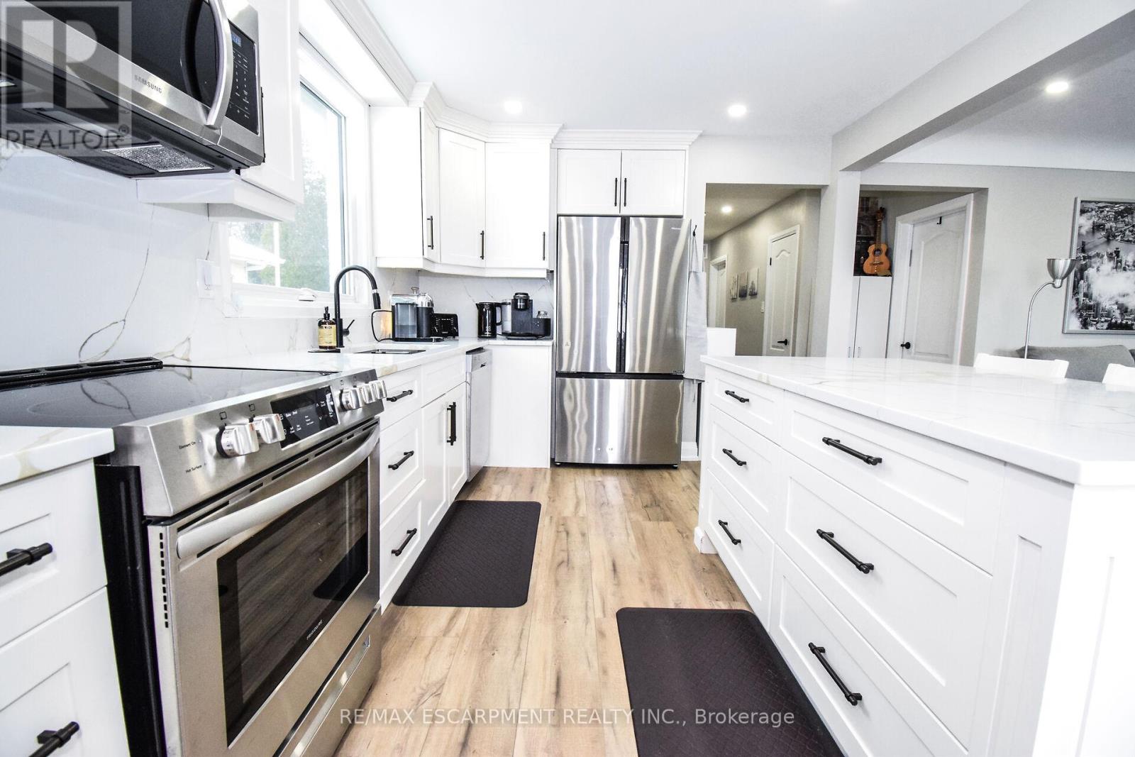 176 East 43rd Street, Hamilton, Ontario  L8T 3C2 - Photo 16 - X12435318