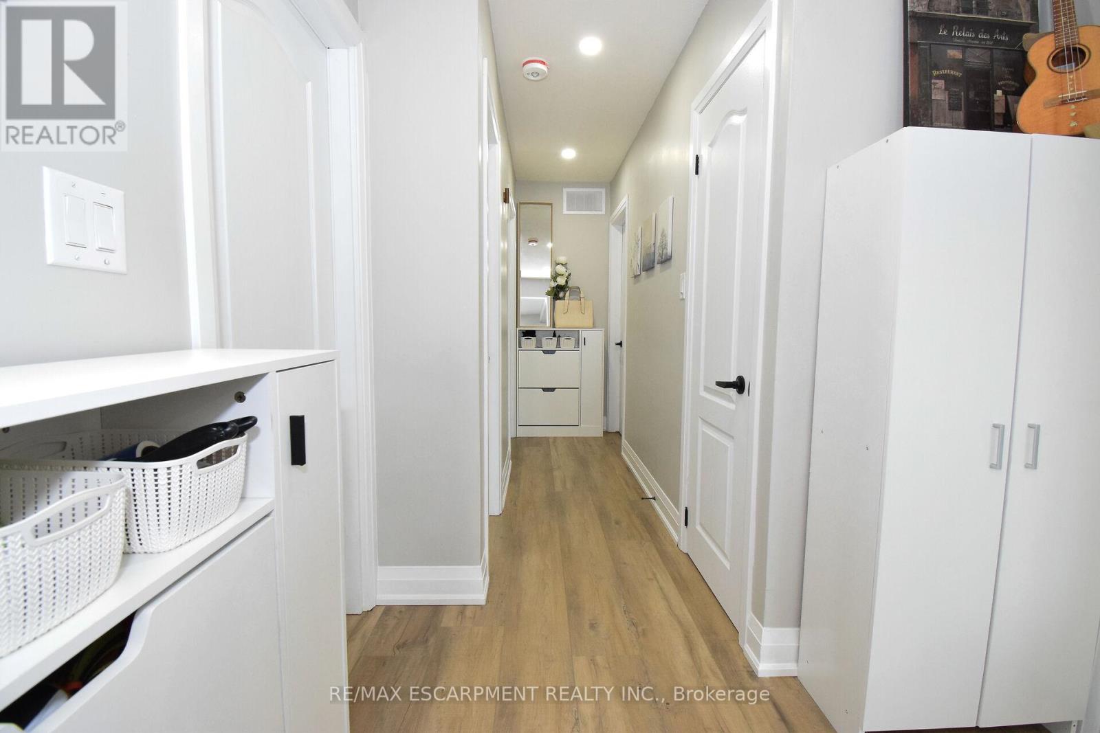 176 East 43rd Street, Hamilton, Ontario  L8T 3C2 - Photo 17 - X12435318