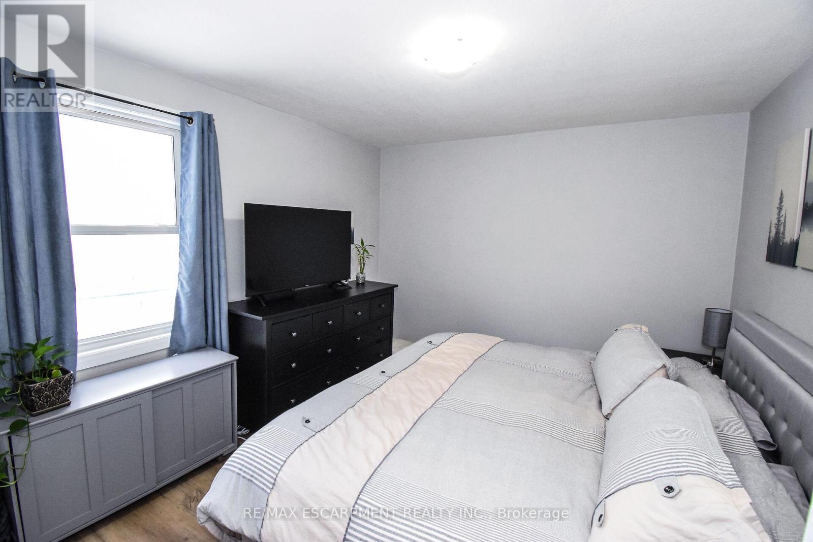176 East 43rd Street, Hamilton, Ontario  L8T 3C2 - Photo 18 - X12435318