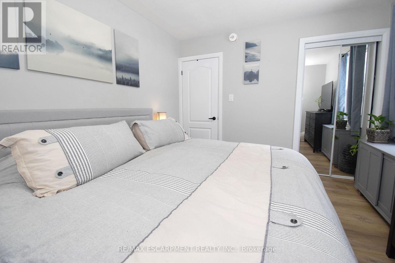176 East 43rd Street, Hamilton, Ontario  L8T 3C2 - Photo 19 - X12435318