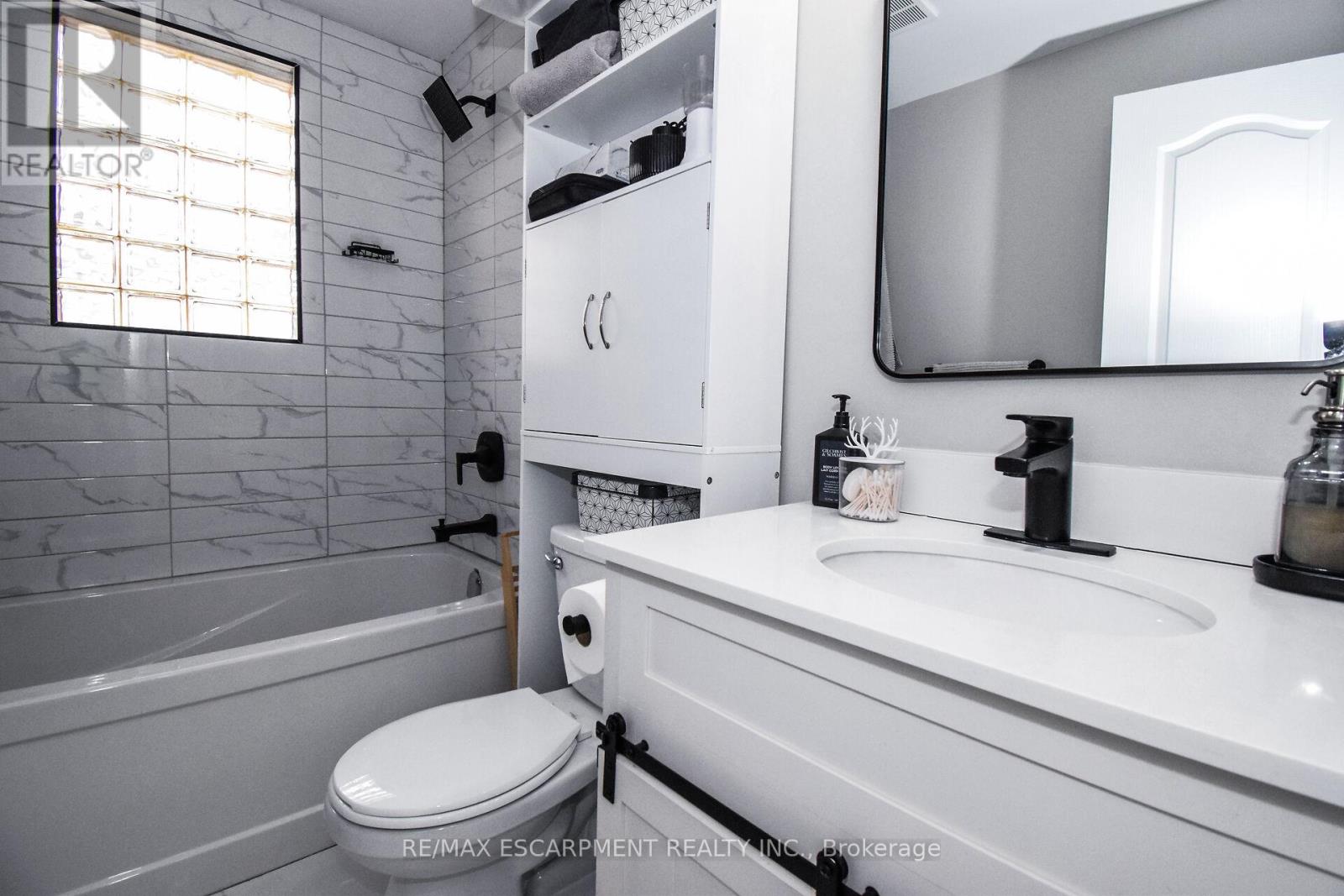 176 East 43rd Street, Hamilton, Ontario  L8T 3C2 - Photo 21 - X12435318