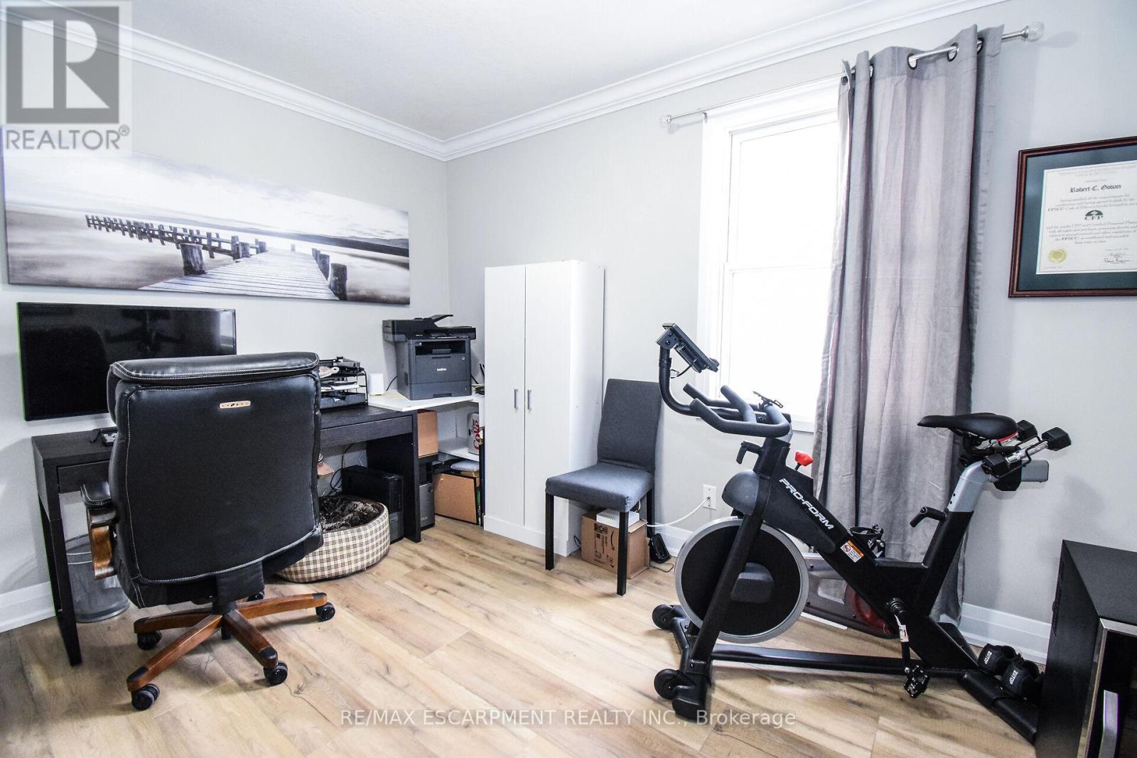 176 East 43rd Street, Hamilton, Ontario  L8T 3C2 - Photo 27 - X12435318