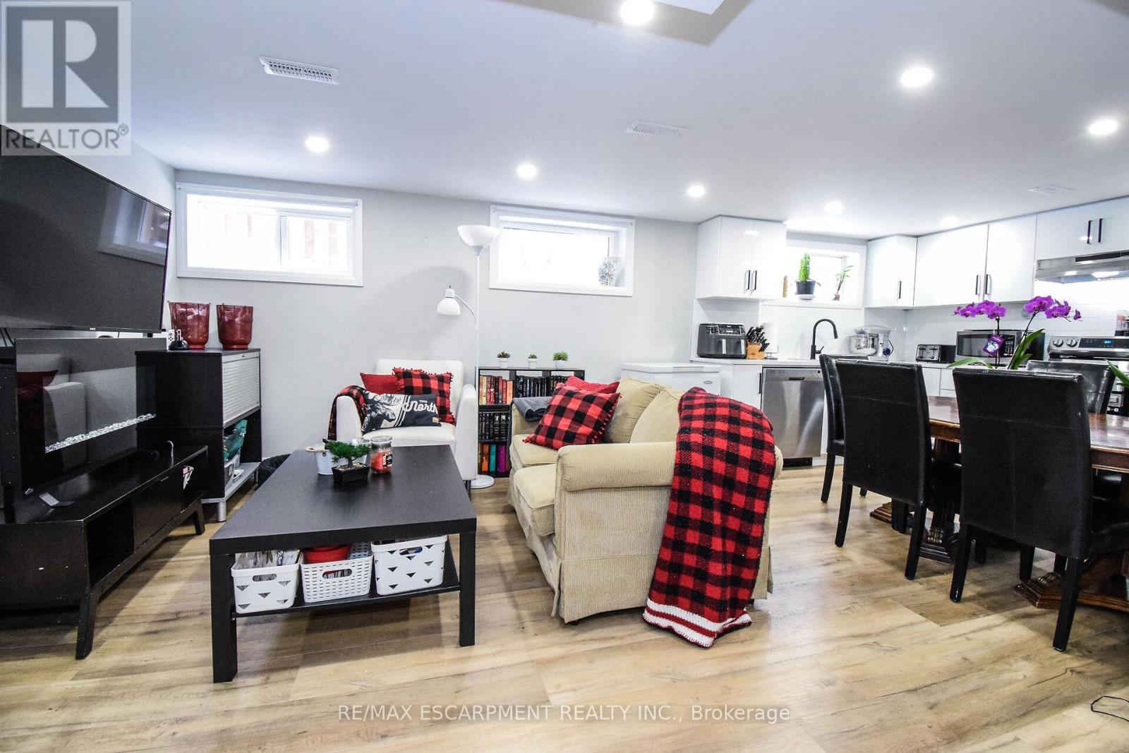 176 East 43rd Street, Hamilton, Ontario  L8T 3C2 - Photo 30 - X12435318