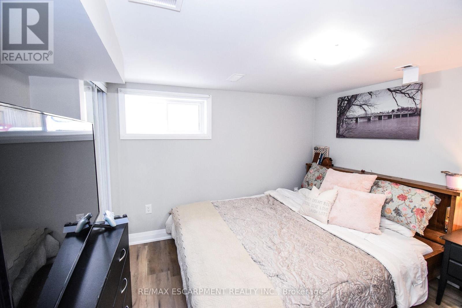 176 East 43rd Street, Hamilton, Ontario  L8T 3C2 - Photo 41 - X12435318