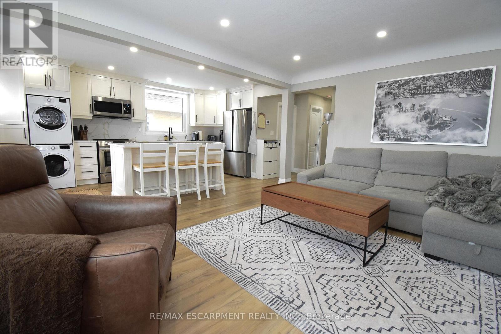 176 East 43rd Street, Hamilton, Ontario  L8T 3C2 - Photo 9 - X12435318