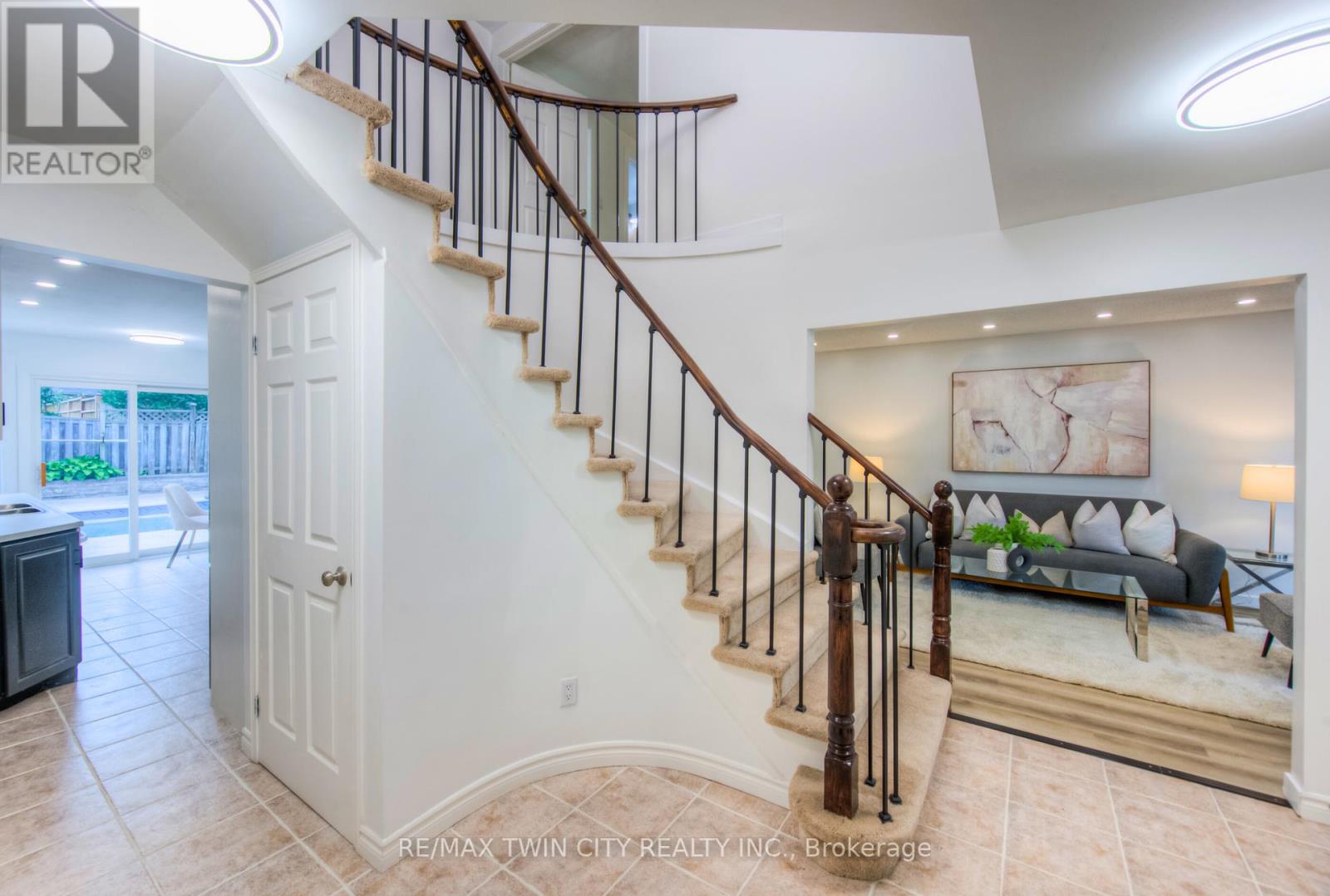 243 Highview Drive, Kitchener, Ontario  N2N 2K6 - Photo 16 - X12435322