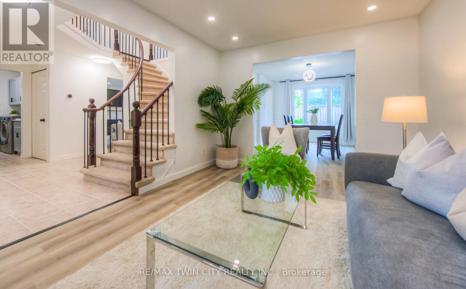243 Highview Drive, Kitchener, Ontario  N2N 2K6 - Photo 3 - X12435322