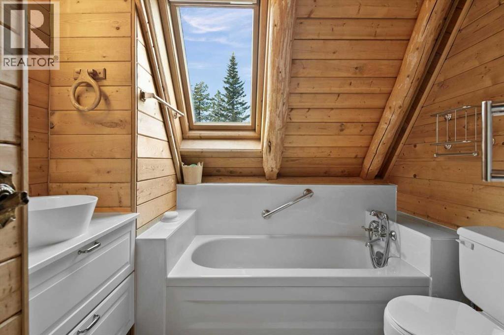 64 Breezewood Bay, Bragg Creek, Alberta  T0L 0K0 - Photo 28 - A2190075