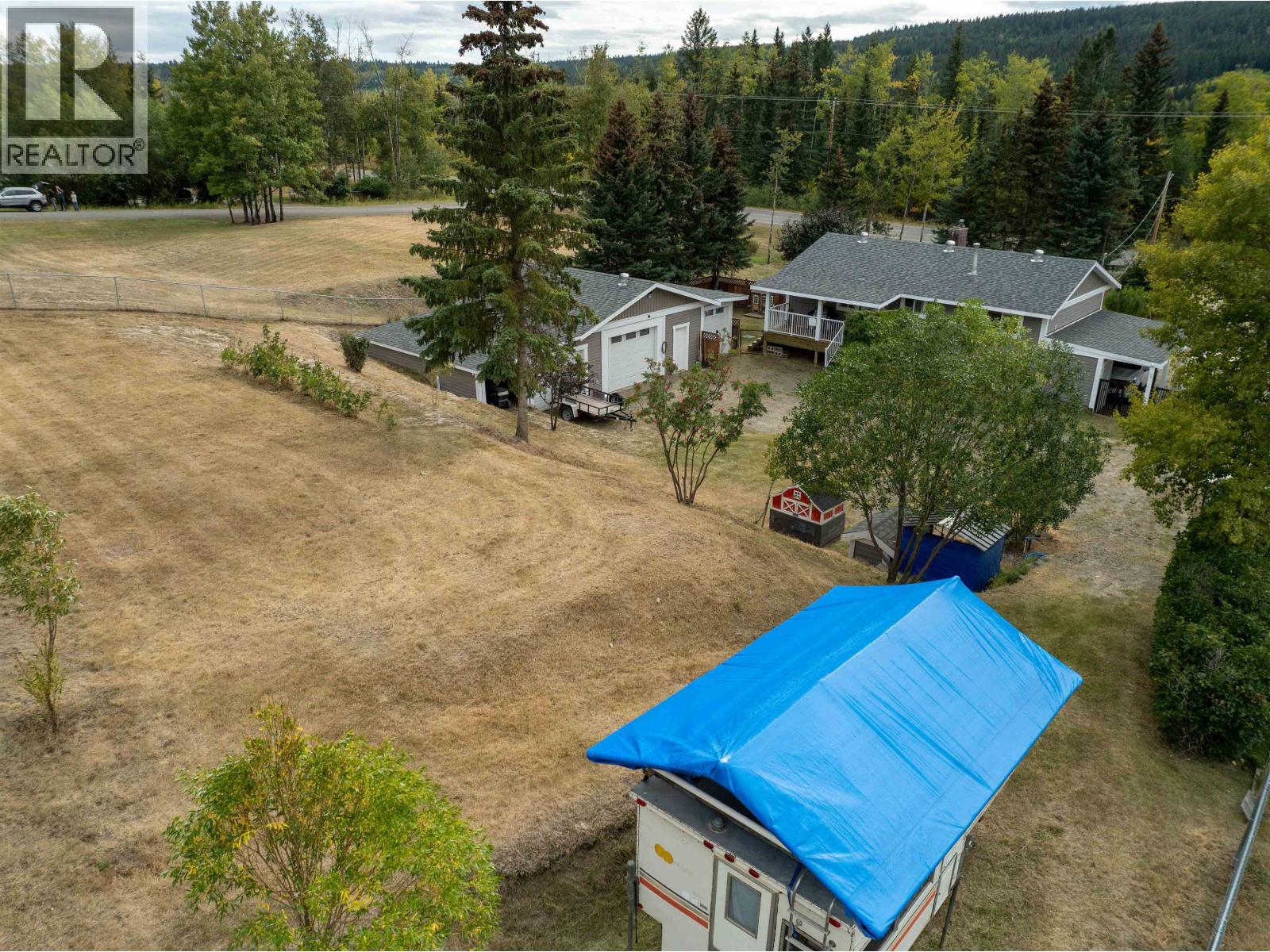 5665 Horse Lake Road, 100 Mile House, British Columbia  V0K 2E1 - Photo 12 - R3051156