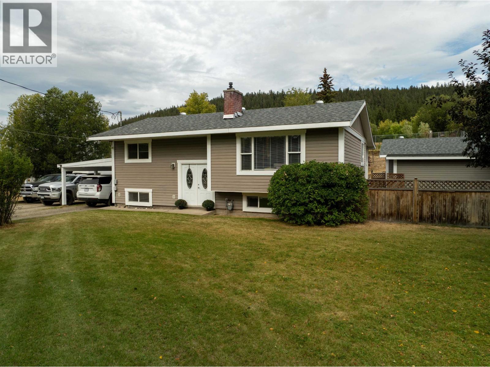 5665 Horse Lake Road, 100 Mile House, British Columbia  V0K 2E1 - Photo 18 - R3051156