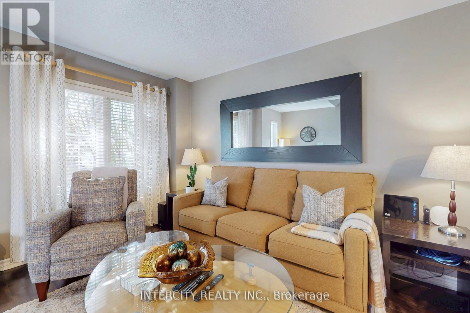 29 Birdstone Crescent, Toronto, Ontario  M6N 5H6 - Photo 11 - W12422630