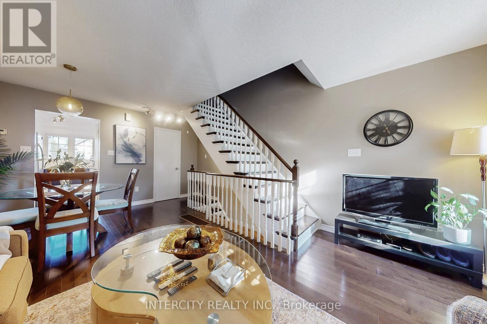 29 Birdstone Crescent, Toronto, Ontario  M6N 5H6 - Photo 13 - W12422630