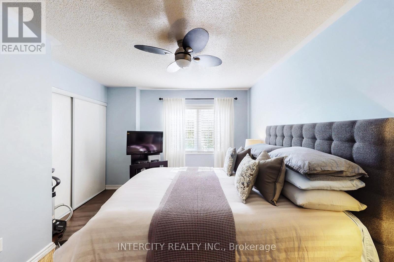 29 Birdstone Crescent, Toronto, Ontario  M6N 5H6 - Photo 27 - W12422630