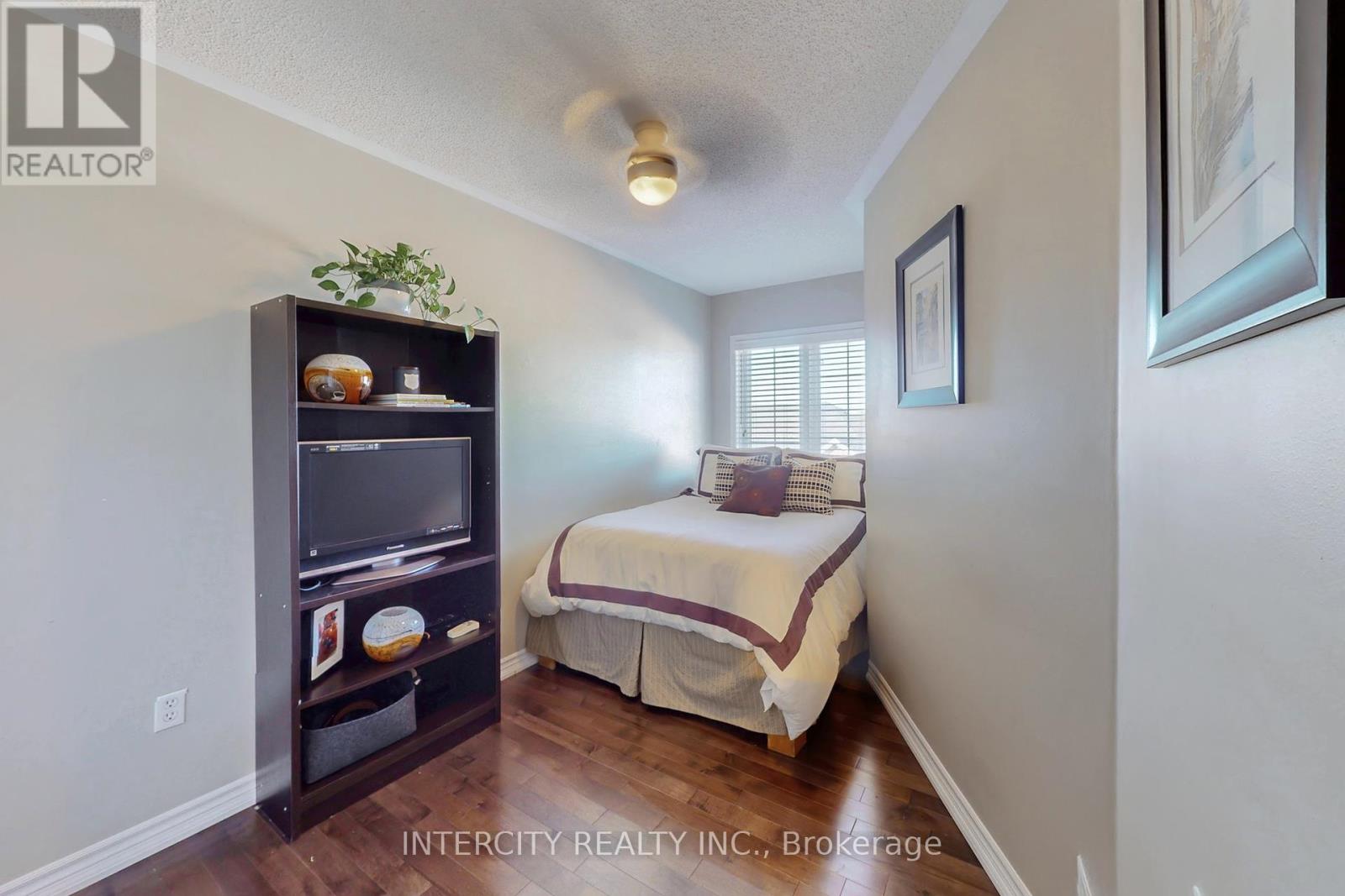 29 Birdstone Crescent, Toronto, Ontario  M6N 5H6 - Photo 29 - W12422630