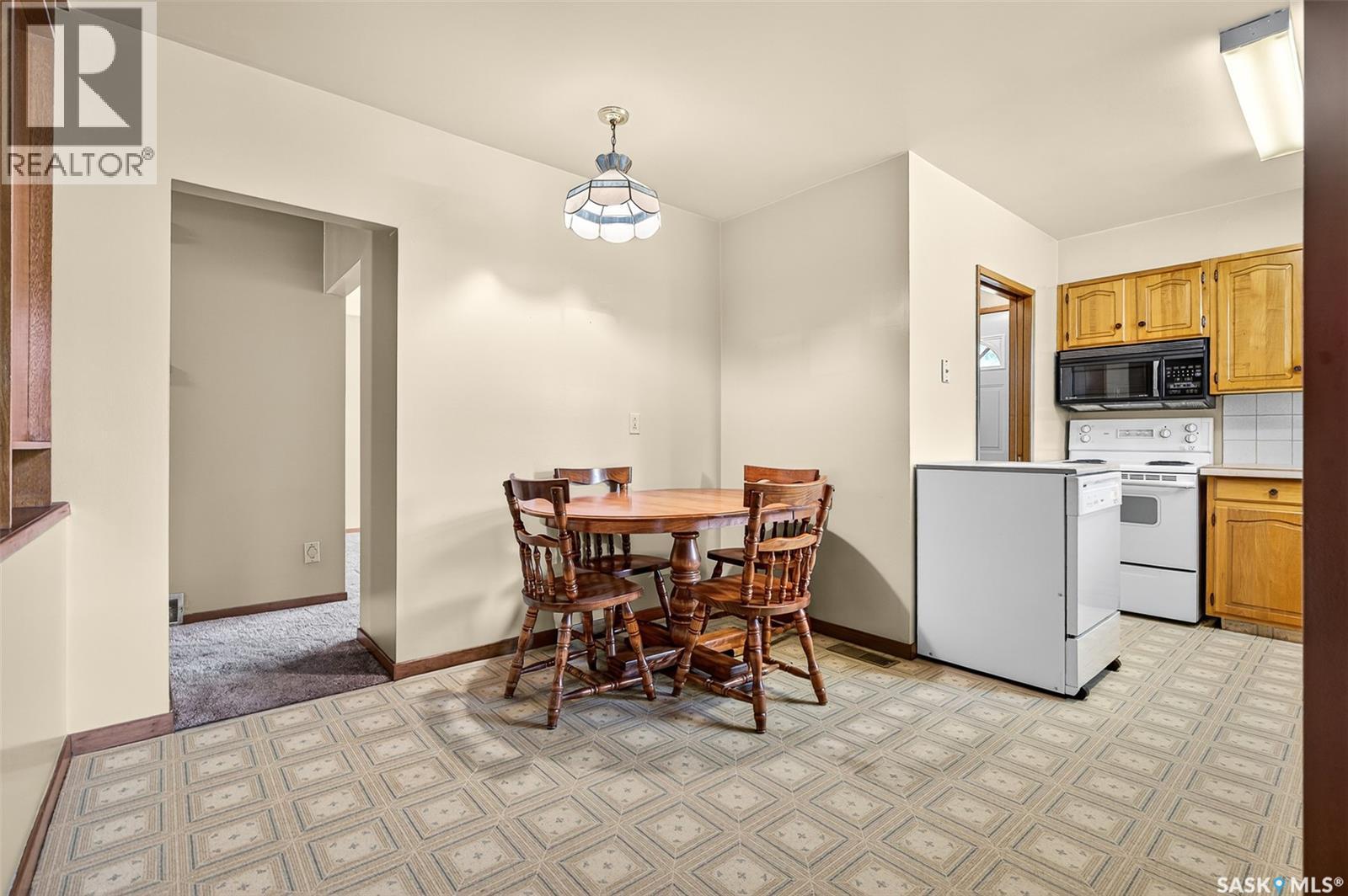 1113 Vaughan Street, Moose Jaw, Saskatchewan  S6H 5P3 - Photo 2 - SK019627